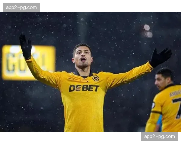 狼队若昂戈麦斯158次夺回球权，中场绞杀式控制风格